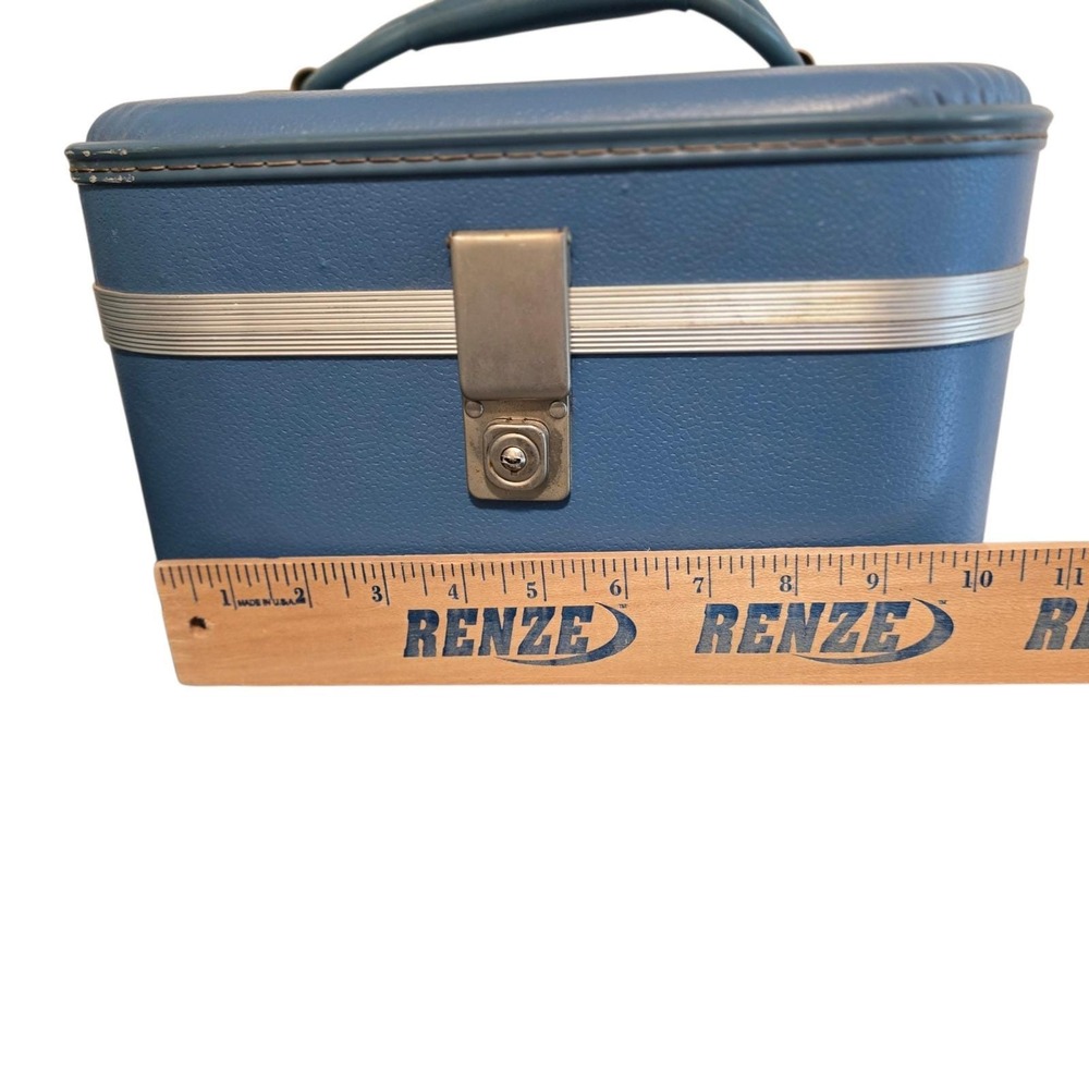 Vintage Blue Hard Shell Train Case Makeup Vanity Travel Bag Mirror Mid Century - Picture 6 of 11